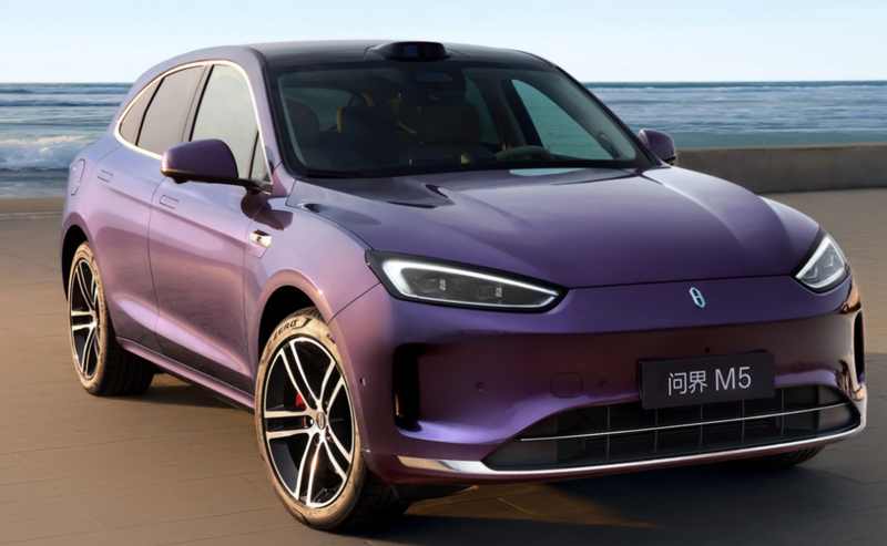 华为鸿蒙智行新品发布，问界 M8 小订破 15 万